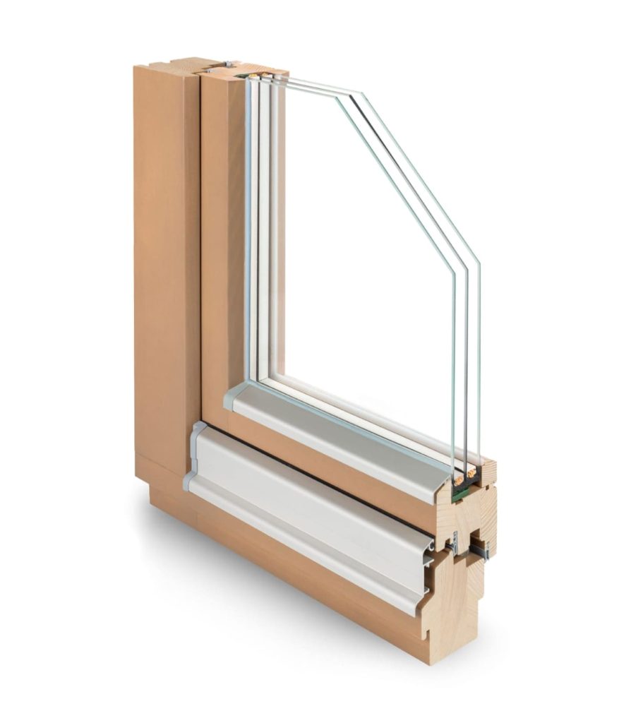 Coupe d'angle du châssis en bois Standard : bois naturel, triple vitrage, jet d'eau en aluminium