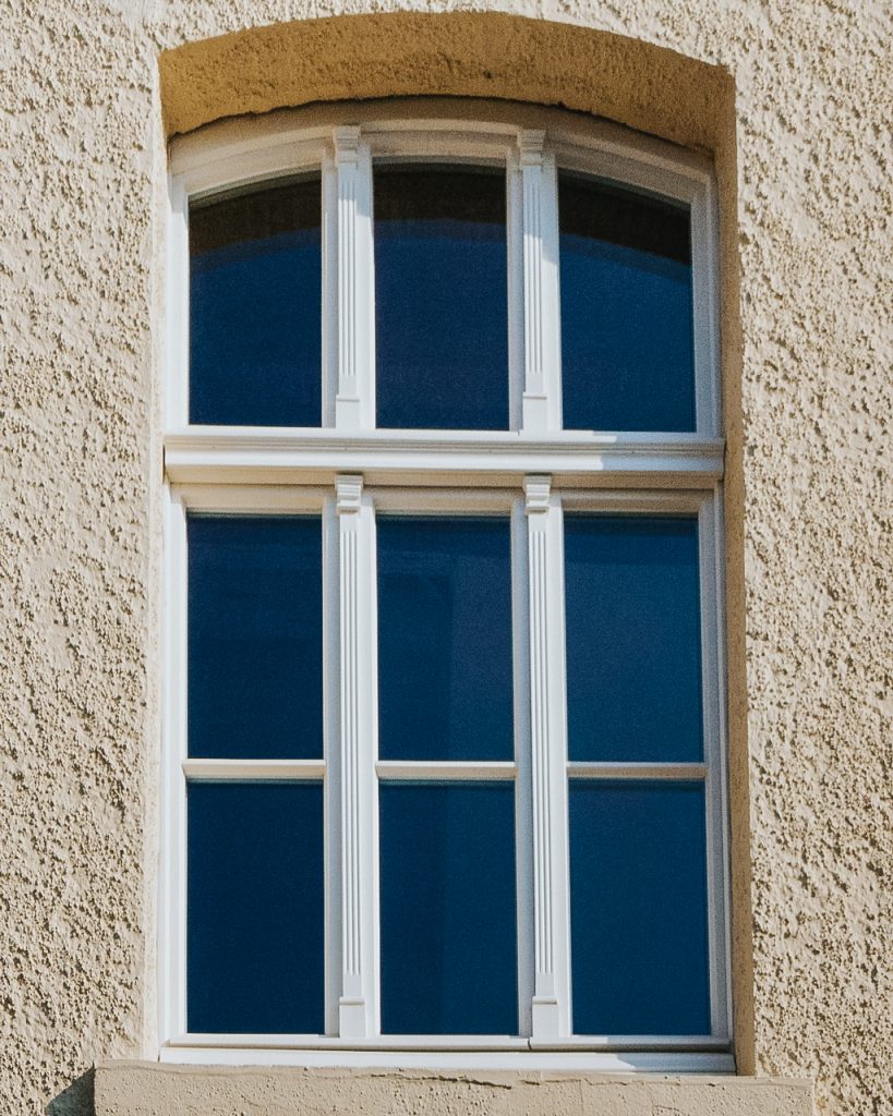 Réalisation de 36 fenêtres en bois selon le cahier des charges de protection des monuments – Dortmund, Allemagne